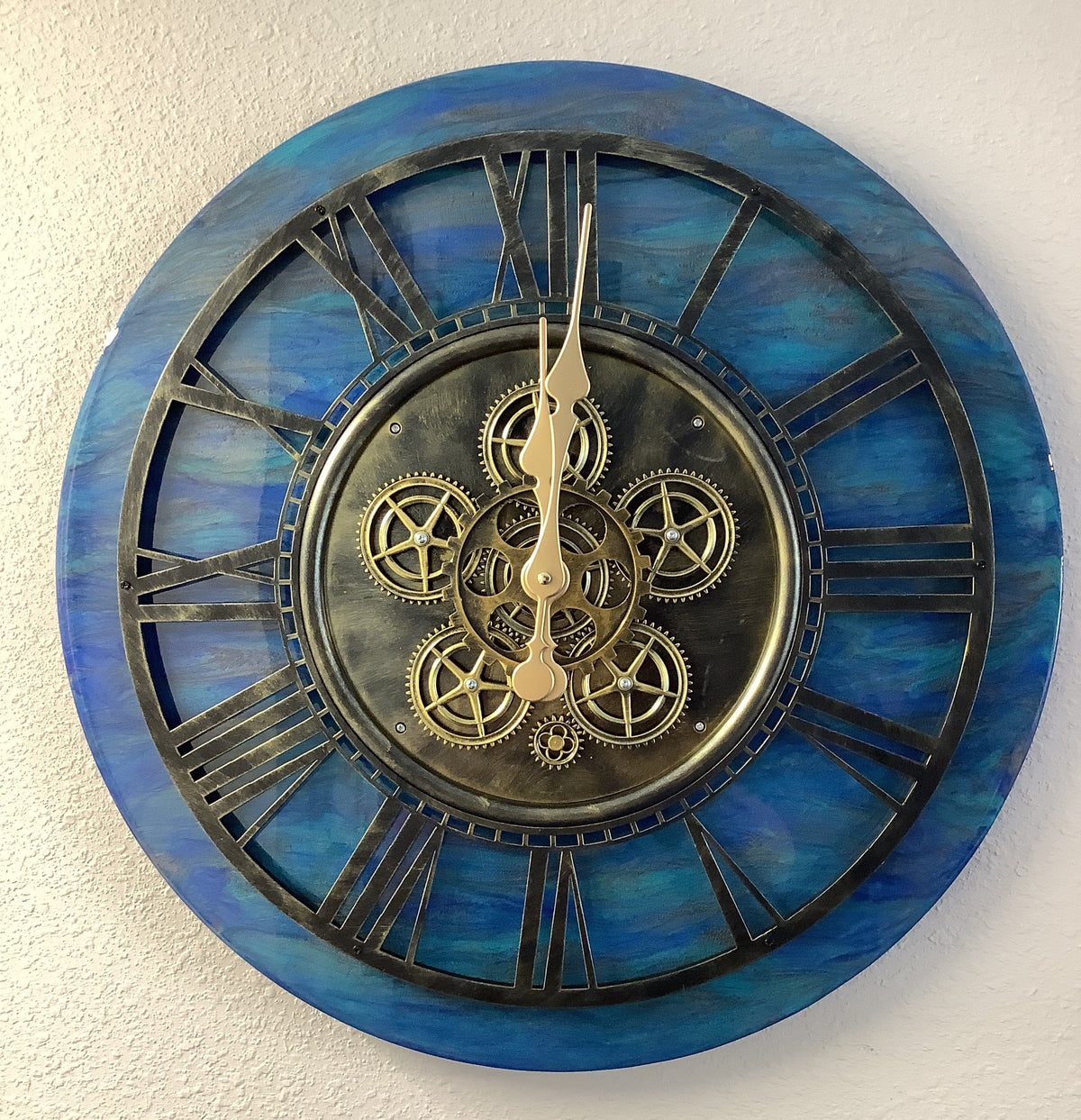 Clock with Moving Gears