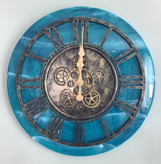 Clock with Moving Gears