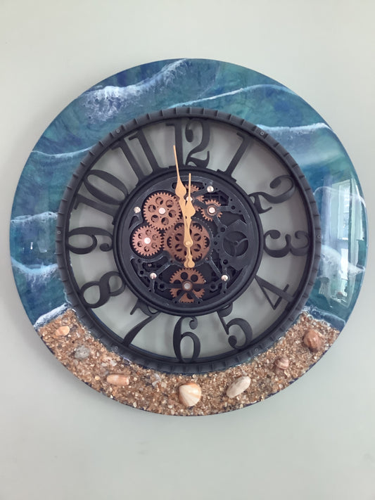 Clock with Moving Gears and Open Face