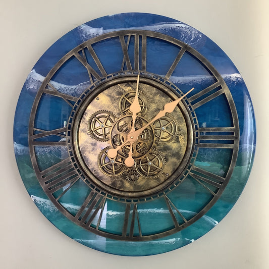 Clock with Moving Gears